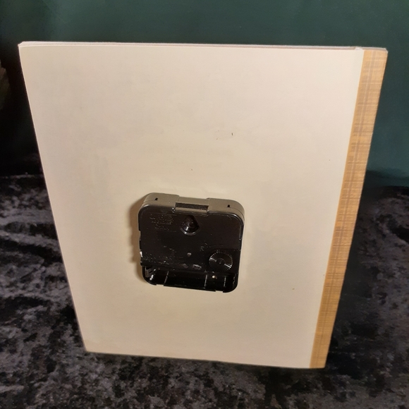 Clock book - Picture 2 of 3